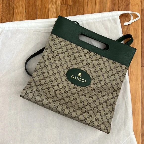 Gucci GG Supreme Messenger Tote Bag - Picture 15 of 15